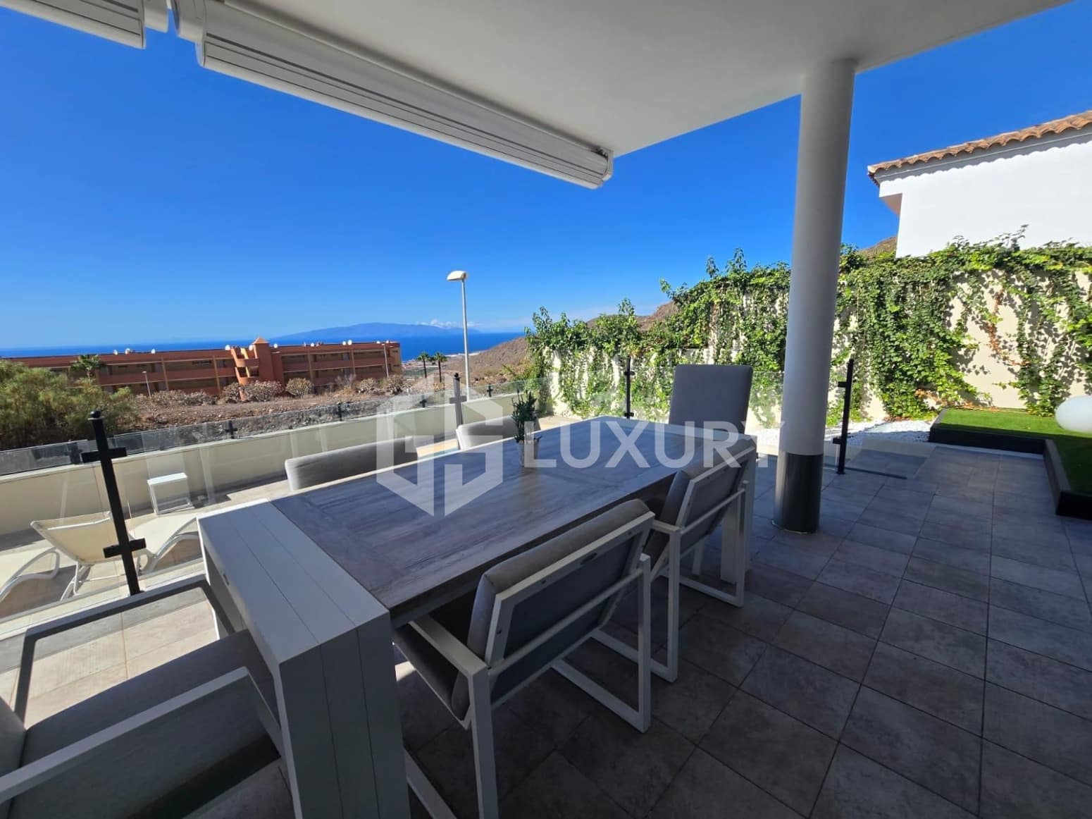 3 quarto Moradia para venda em Adeje com piscina garagem - 1 480 000 € (Ref: 9676062)