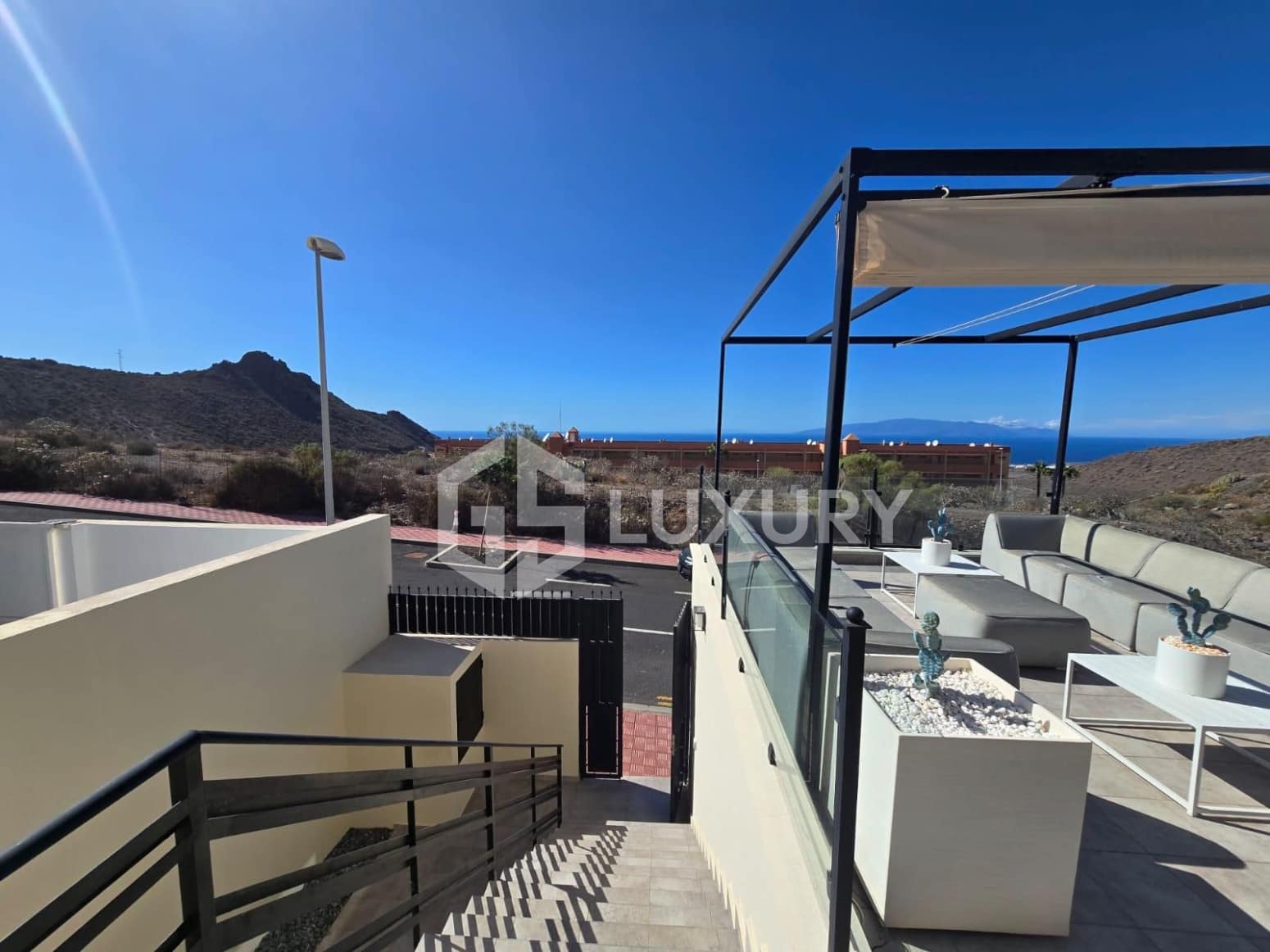 3 quarto Moradia para venda em Adeje com piscina garagem - 1 480 000 € (Ref: 9676062)