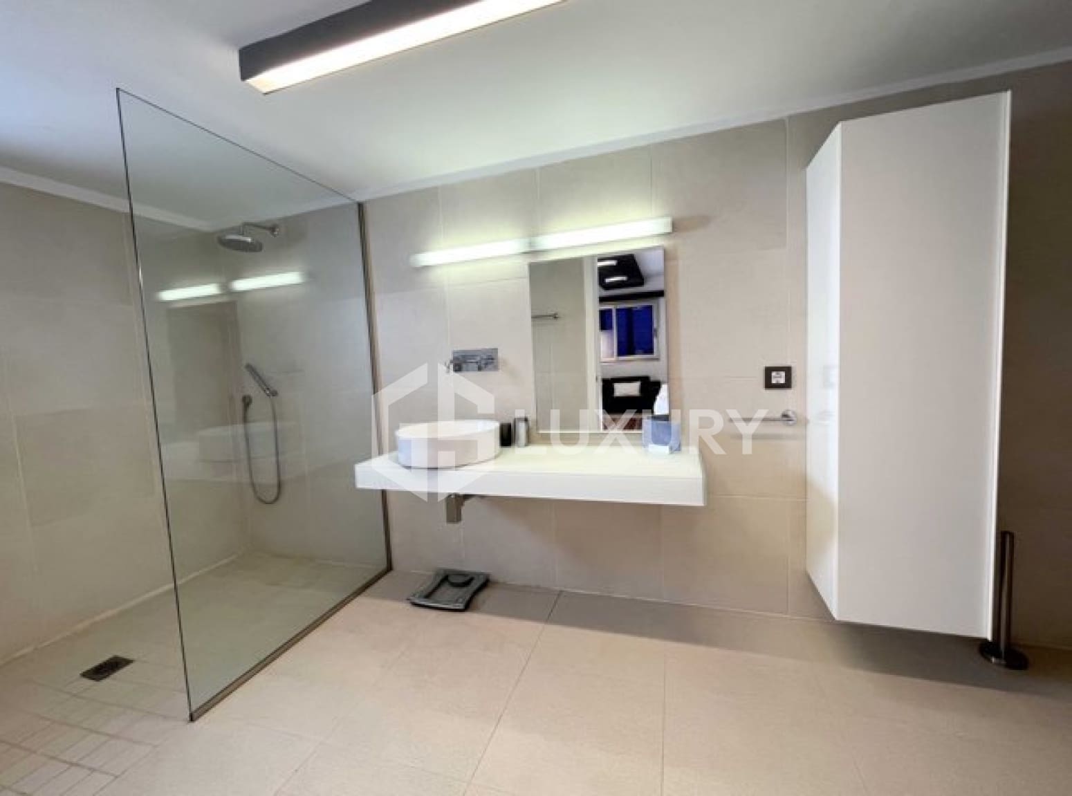 5 Zimmer Villa zu verkaufen in Adeje mit Pool Garage - 2.000.000 € (Ref: 9676063)