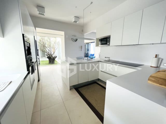 5 Zimmer Villa zu verkaufen in Torviscas Centro y Alto, Adeje mit Pool Garage - 2.000.000 € (Ref: 9676063)