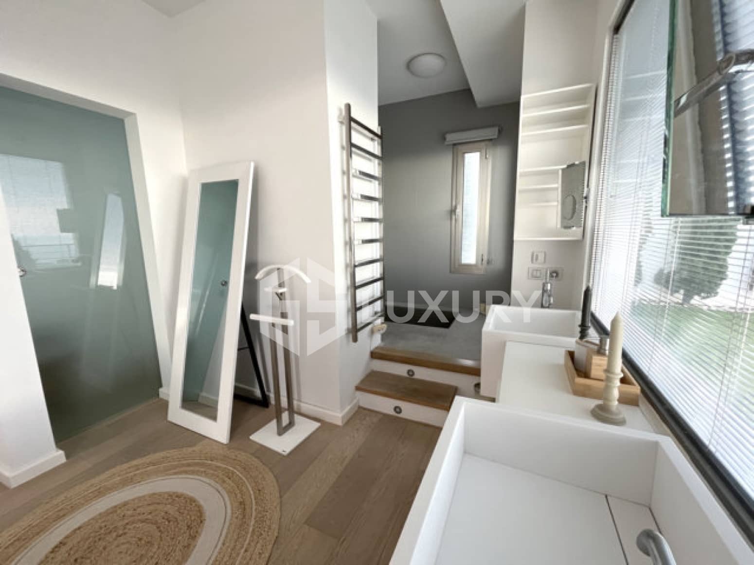 5 Zimmer Villa zu verkaufen in Adeje mit Pool Garage - 2.000.000 € (Ref: 9676063)