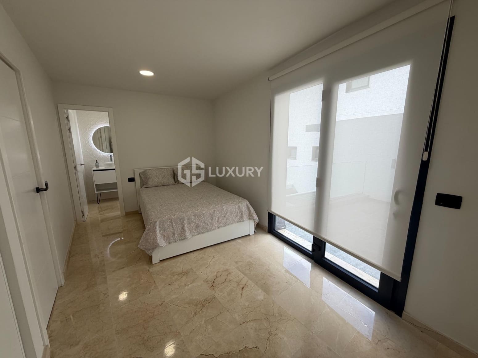 Chalet de 4 habitaciones en El Rosario en venta con garaje - 950.000 € (Ref: 9676065)