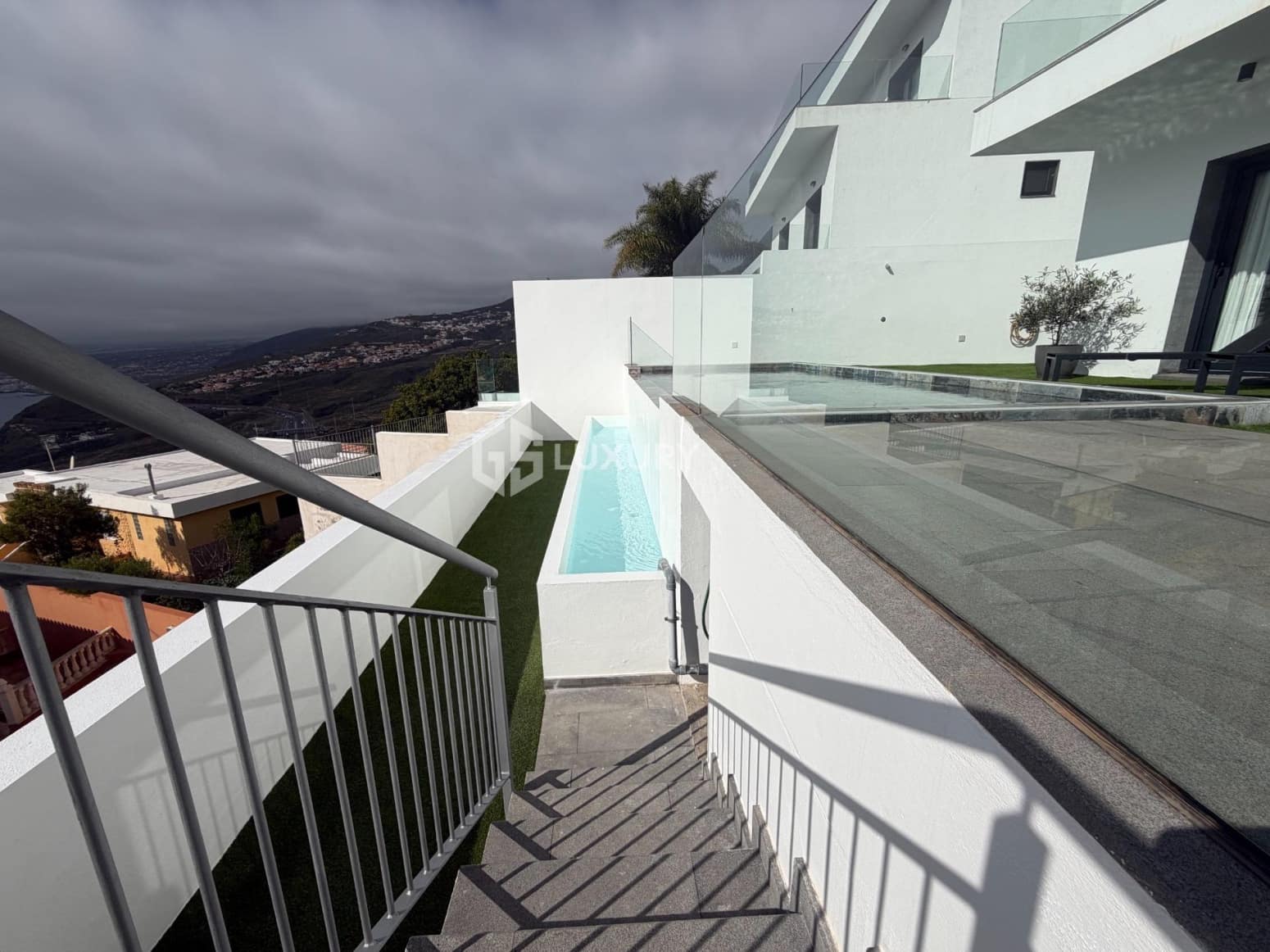 Chalet de 4 habitaciones en El Rosario en venta con garaje - 950.000 € (Ref: 9676065)