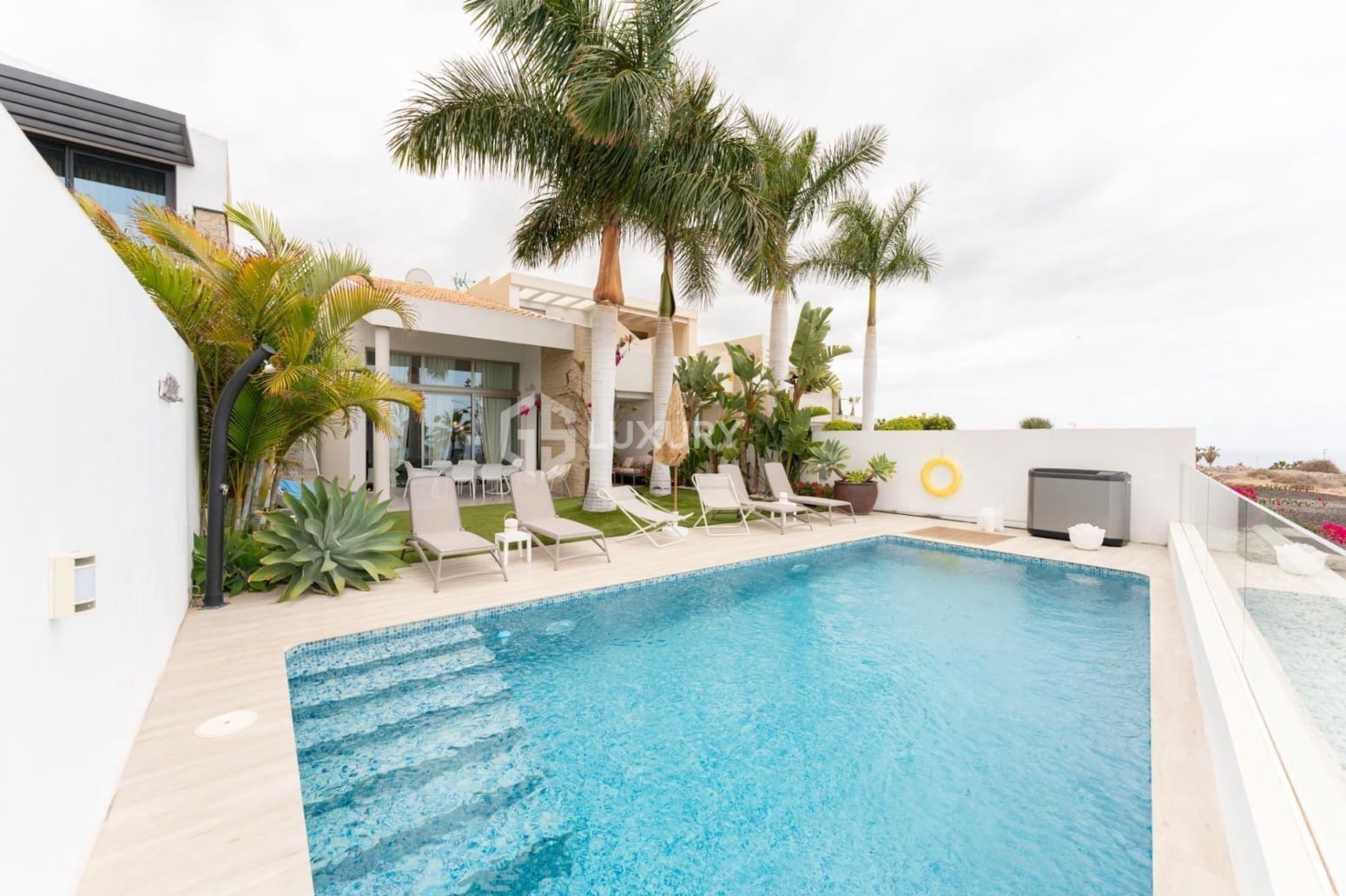 Chalet de 3 habitaciones en Adeje en venta con garaje - 1.690.000 € (Ref: 9676066)