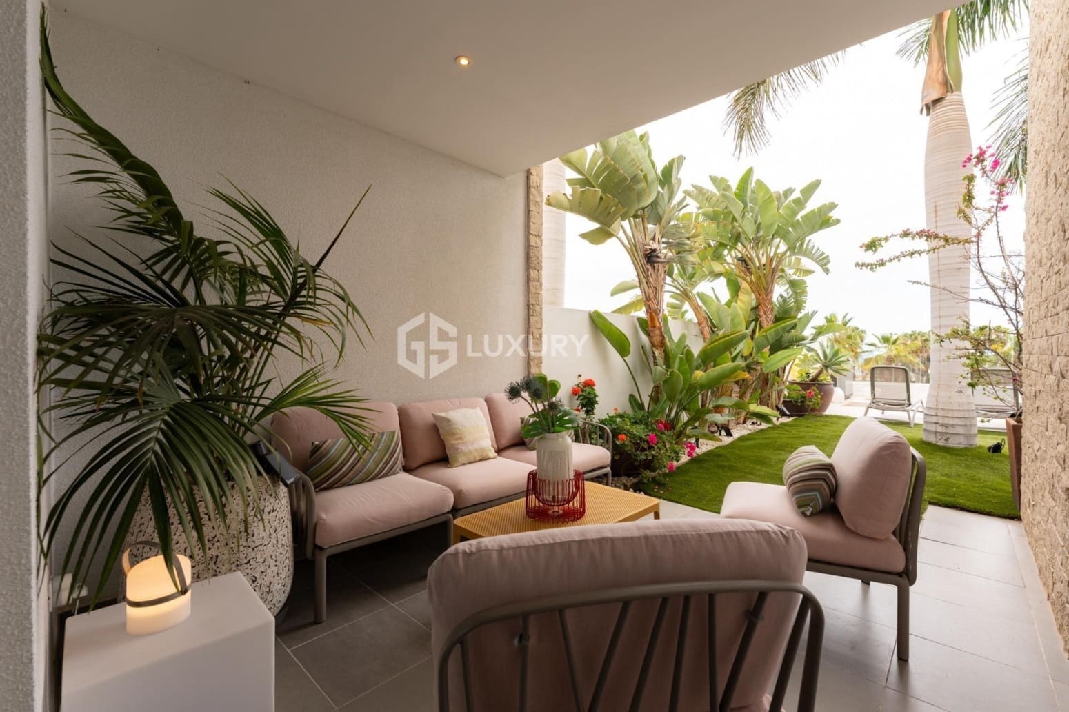 Chalet de 3 habitaciones en Adeje en venta con garaje - 1.690.000 € (Ref: 9676066)