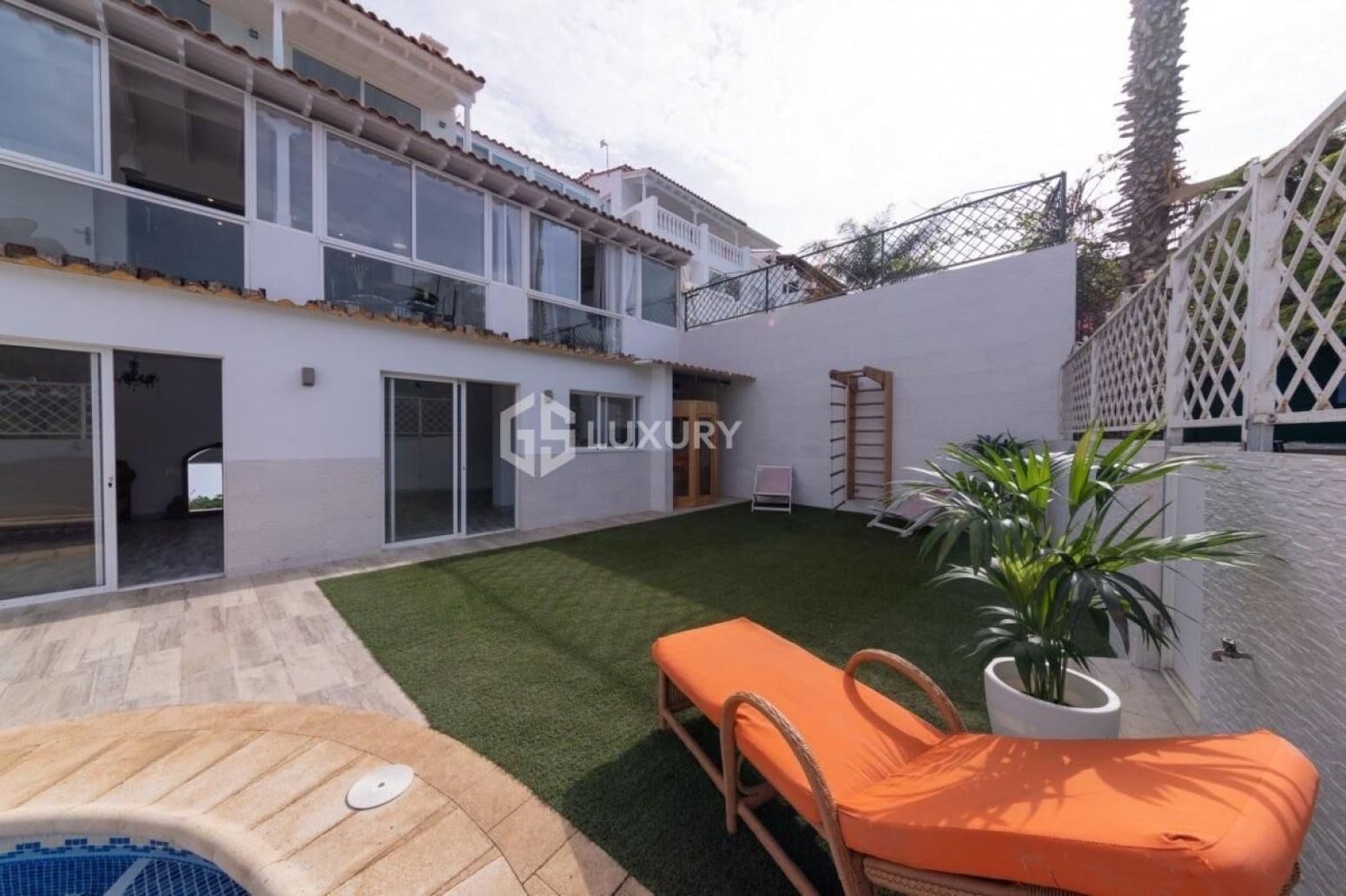 10 quarto Moradia para venda em Adeje com garagem - 2 500 000 € (Ref: 9676067)