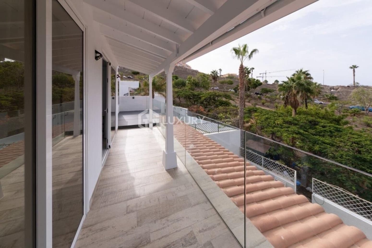 10 quarto Moradia para venda em Adeje com garagem - 2 500 000 € (Ref: 9676067)