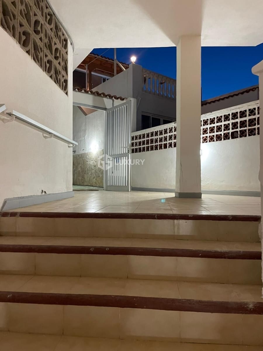 3 bedroom Villa for sale in Santiago del Teide with garage - € 800,000 (Ref: 9676072)