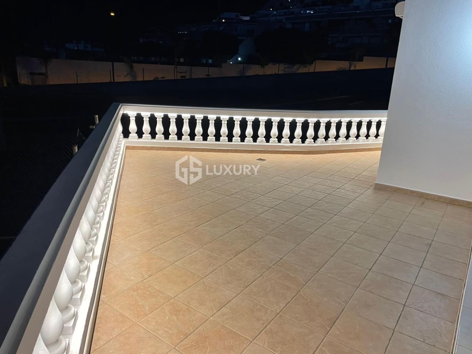 3 bedroom Villa for sale in Santiago del Teide with garage - € 800,000 (Ref: 9676072)