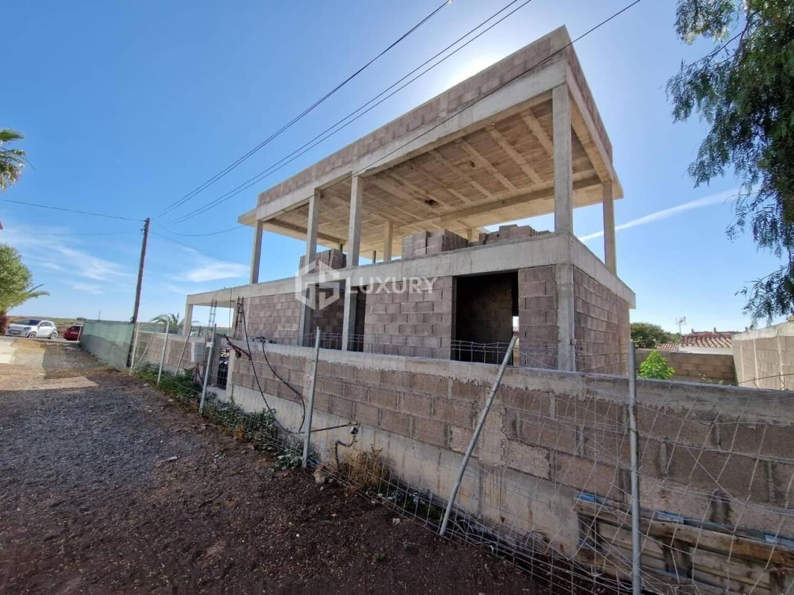 4 bedroom Villa for sale in Arona with garage - € 1,750,000 (Ref: 9676073)