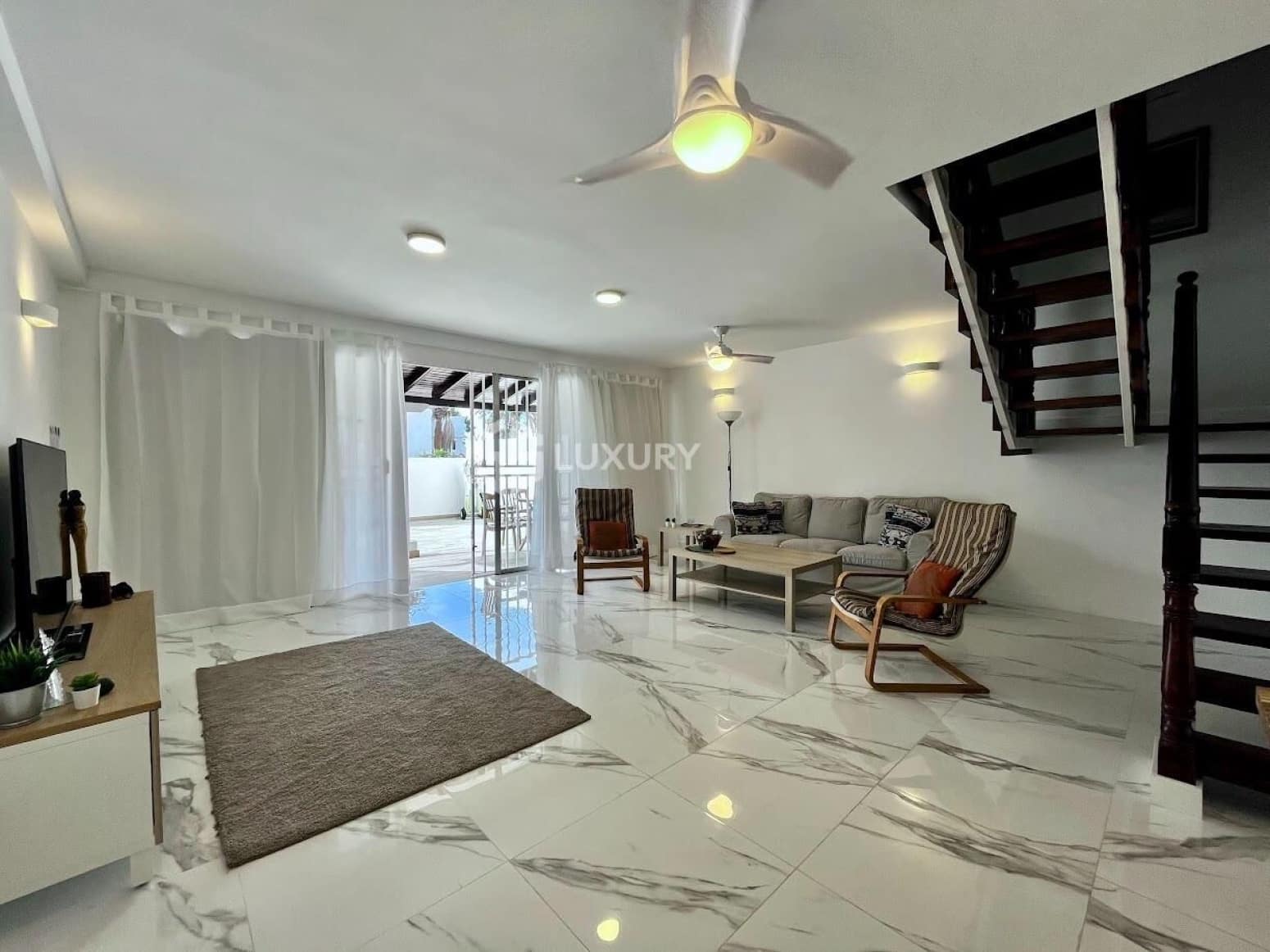 3 bedroom Villa for sale in Arona - € 720,000 (Ref: 9676074)