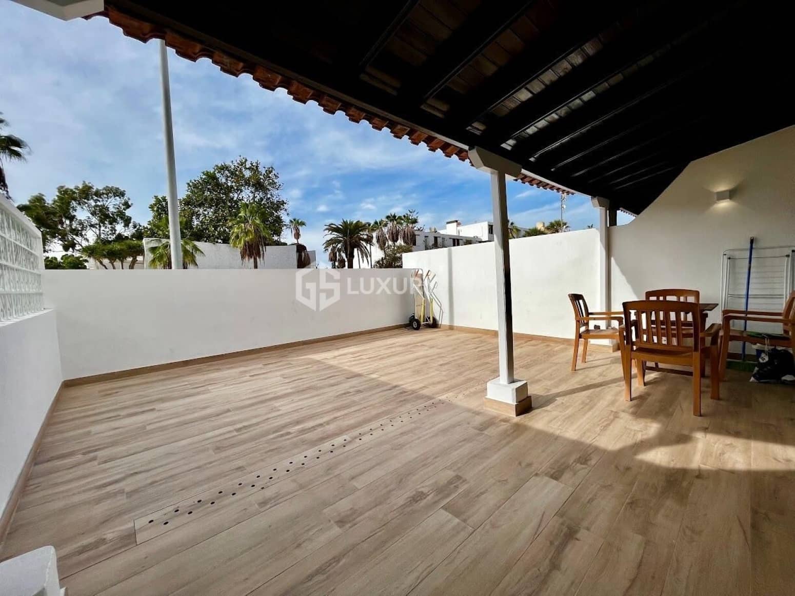 3 bedroom Villa for sale in Arona - € 720,000 (Ref: 9676074)