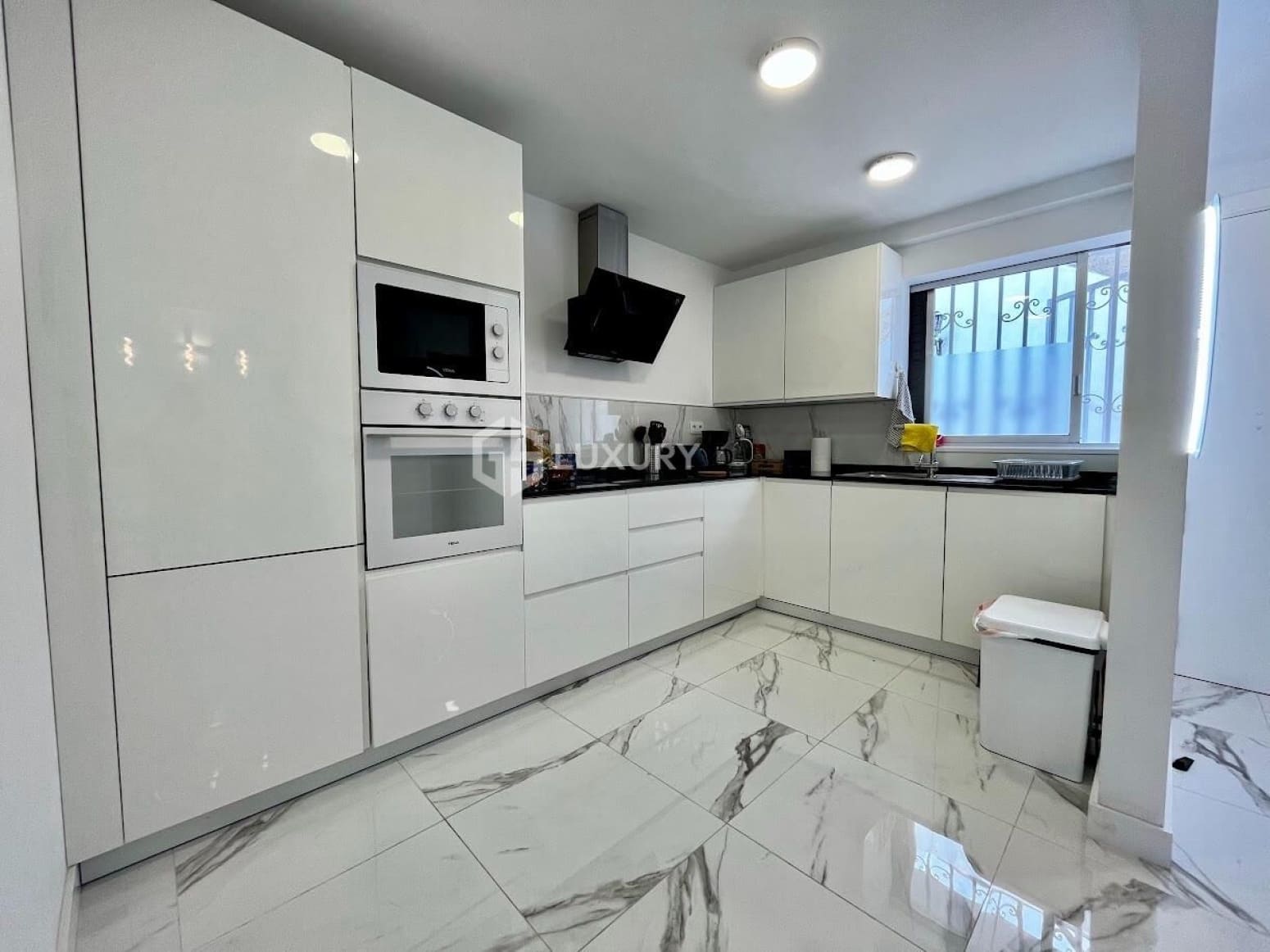 3 bedroom Villa for sale in Arona - € 720,000 (Ref: 9676074)