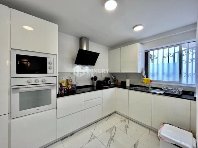 3 bedroom Villa for sale in Playa de las Americas, Arona - € 720,000 (Ref: 9676074)