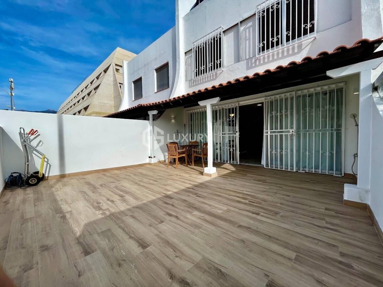 3 bedroom Villa for sale in Arona - € 720,000 (Ref: 9676074)