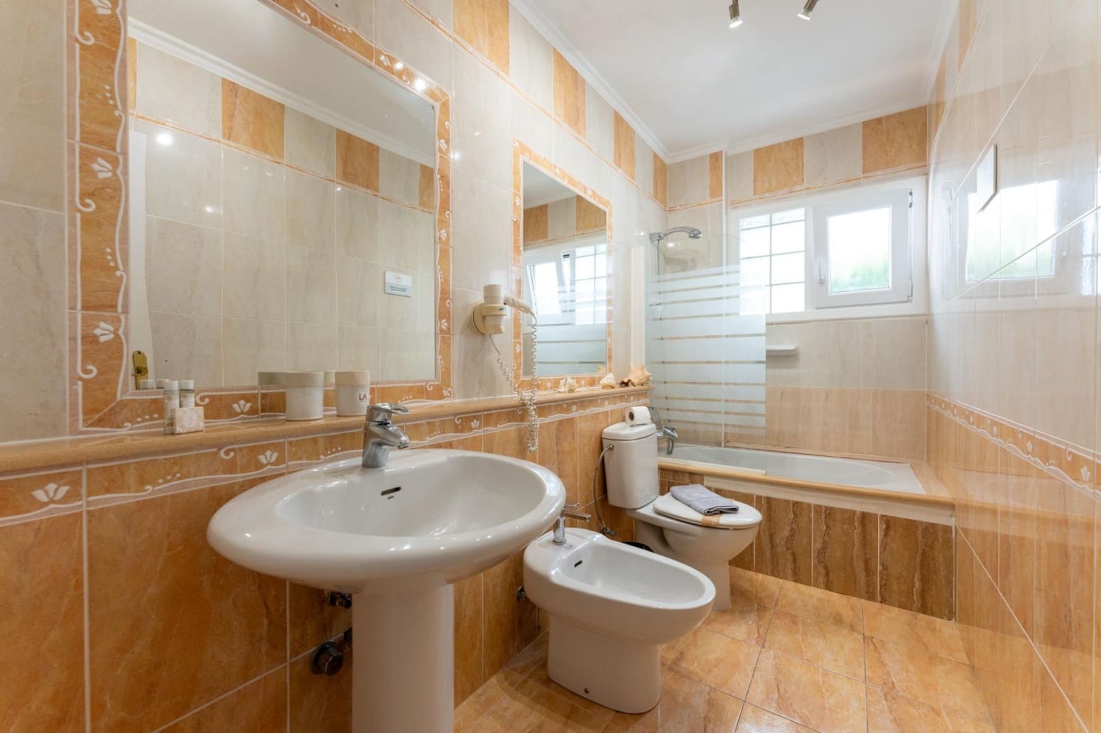 Chalet de 7 habitaciones en Adeje en venta con garaje - 1.600.000 € (Ref: 9676076)