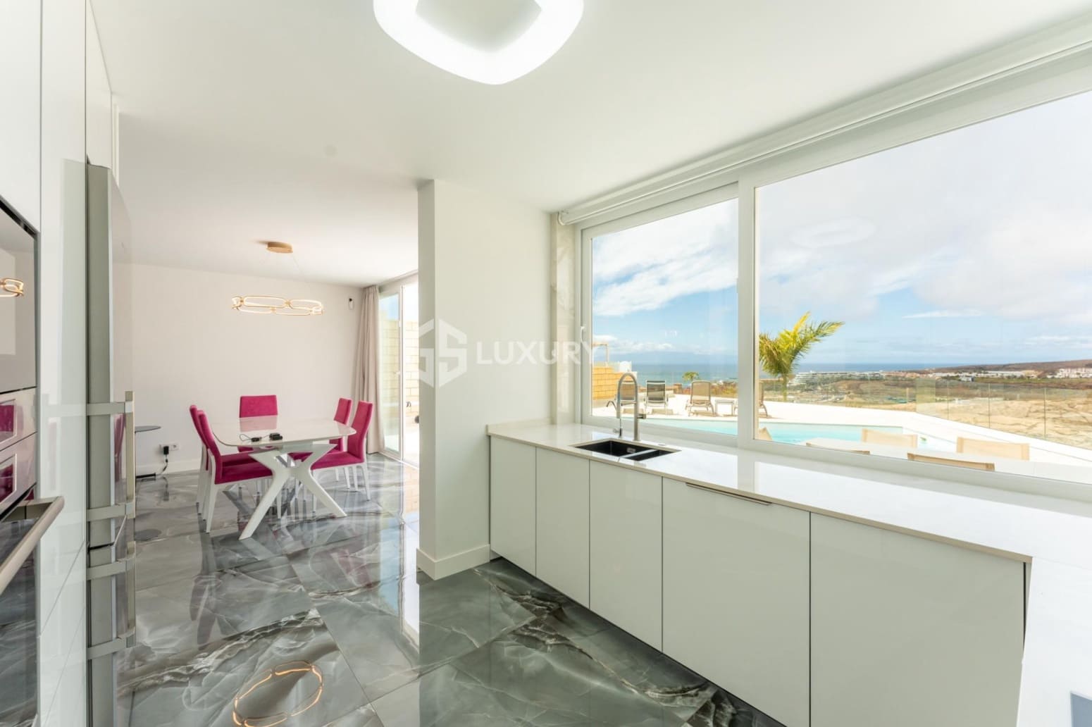 7 sypialnia Willa na sprzedaż w Adeje z garażem - 2 350 000 € (Ref: 9676077)