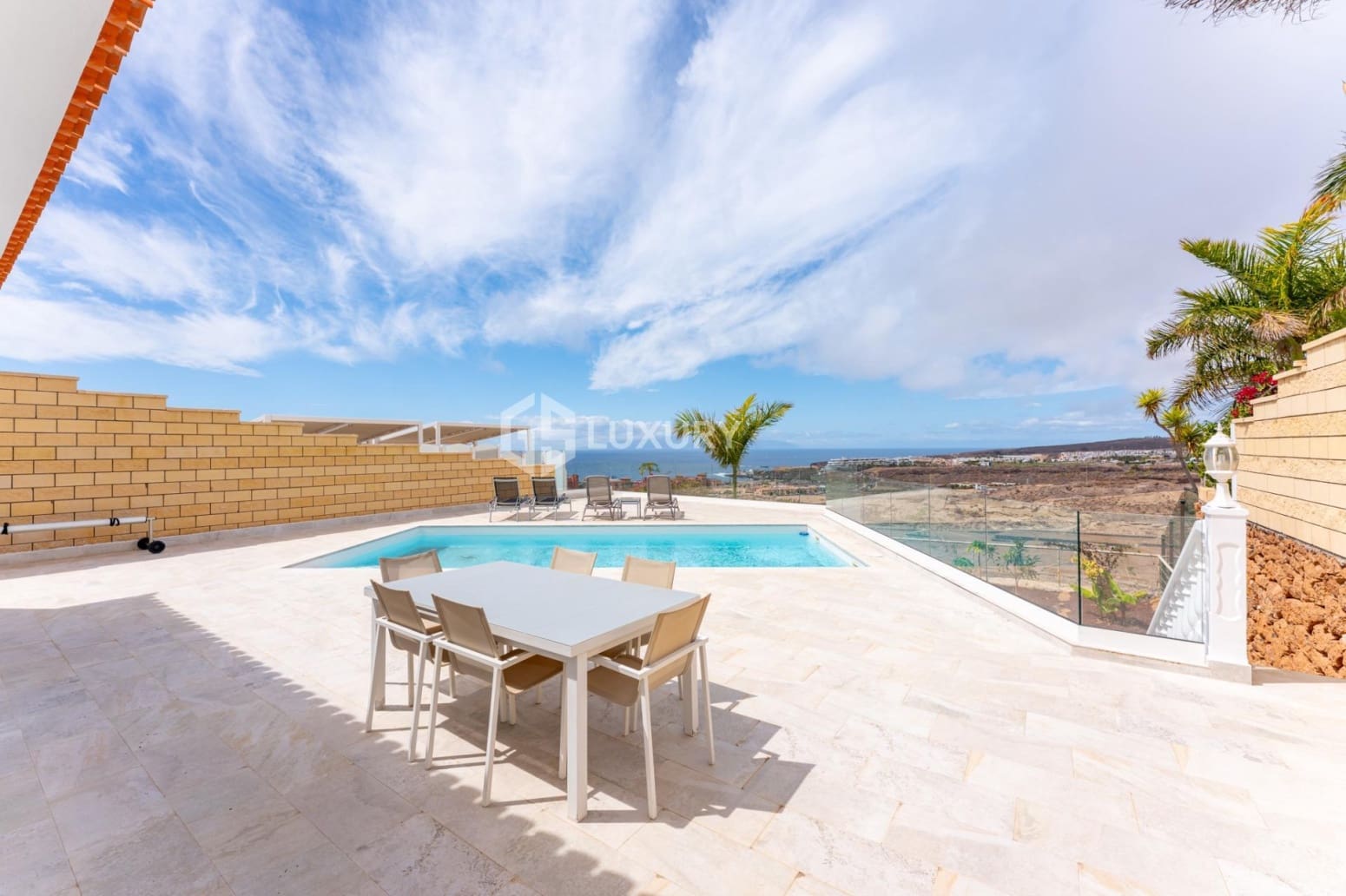 7 sypialnia Willa na sprzedaż w Adeje z garażem - 2 350 000 € (Ref: 9676077)