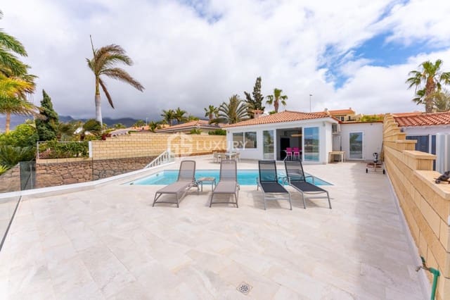 7 sypialnia Willa na sprzedaż w Playa del Duque, Adeje z garażem - 2 350 000 € (Ref: 9676077)