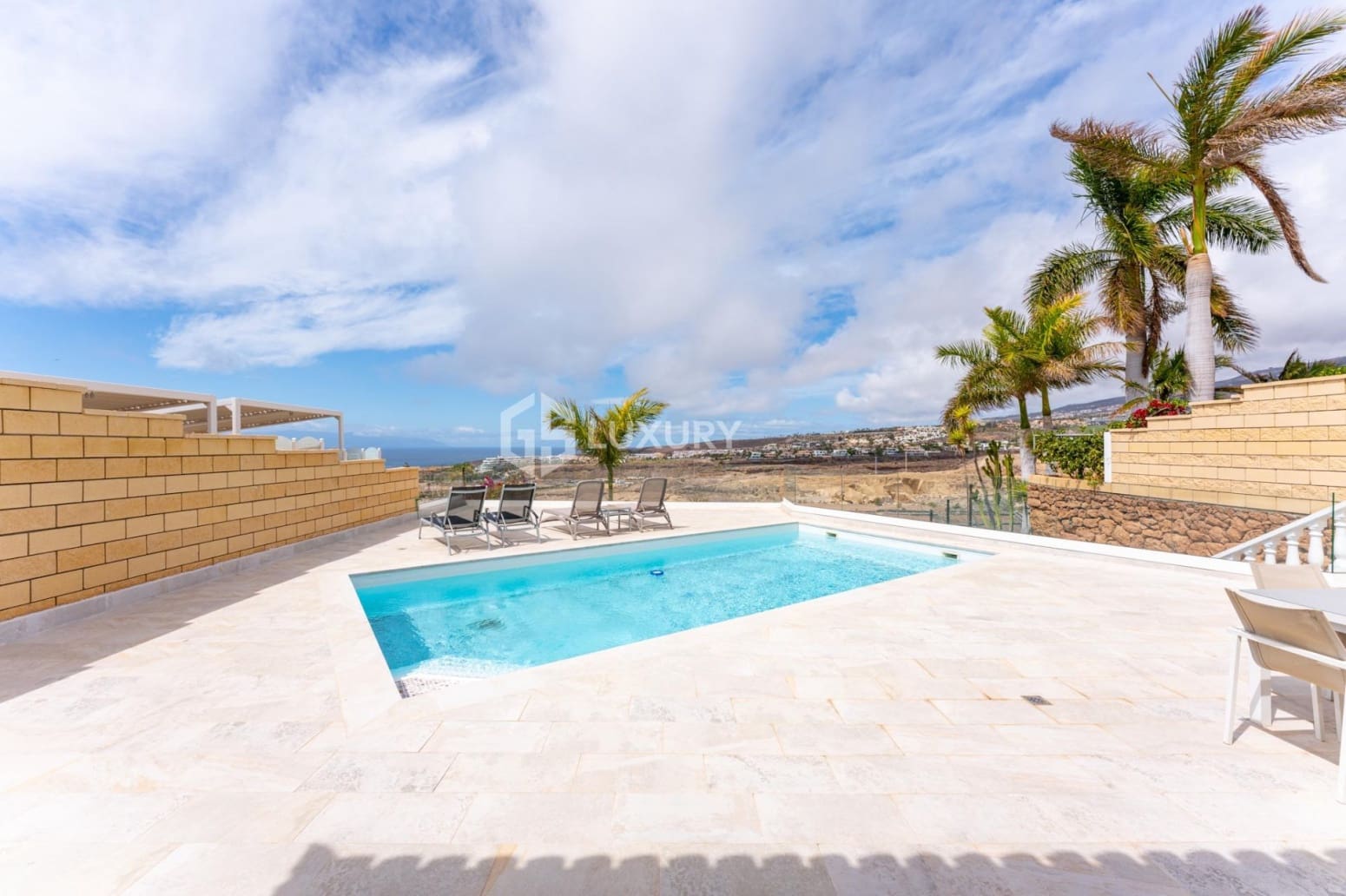 7 sypialnia Willa na sprzedaż w Adeje z garażem - 2 350 000 € (Ref: 9676077)