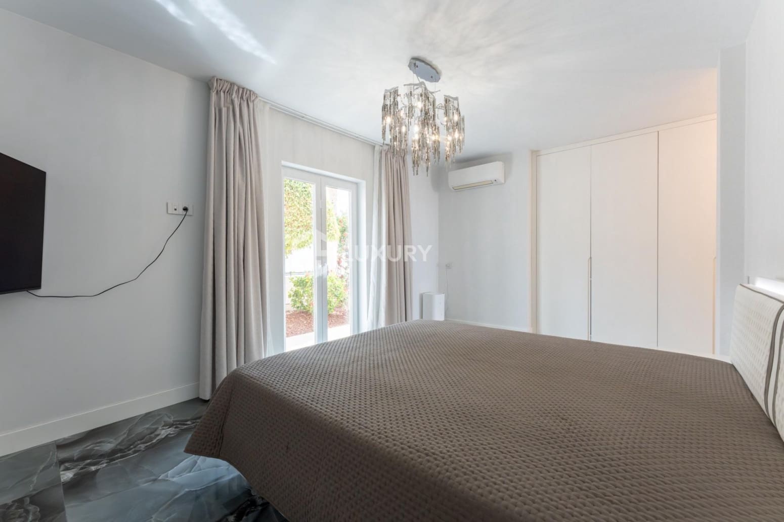 7 sypialnia Willa na sprzedaż w Adeje z garażem - 2 350 000 € (Ref: 9676077)