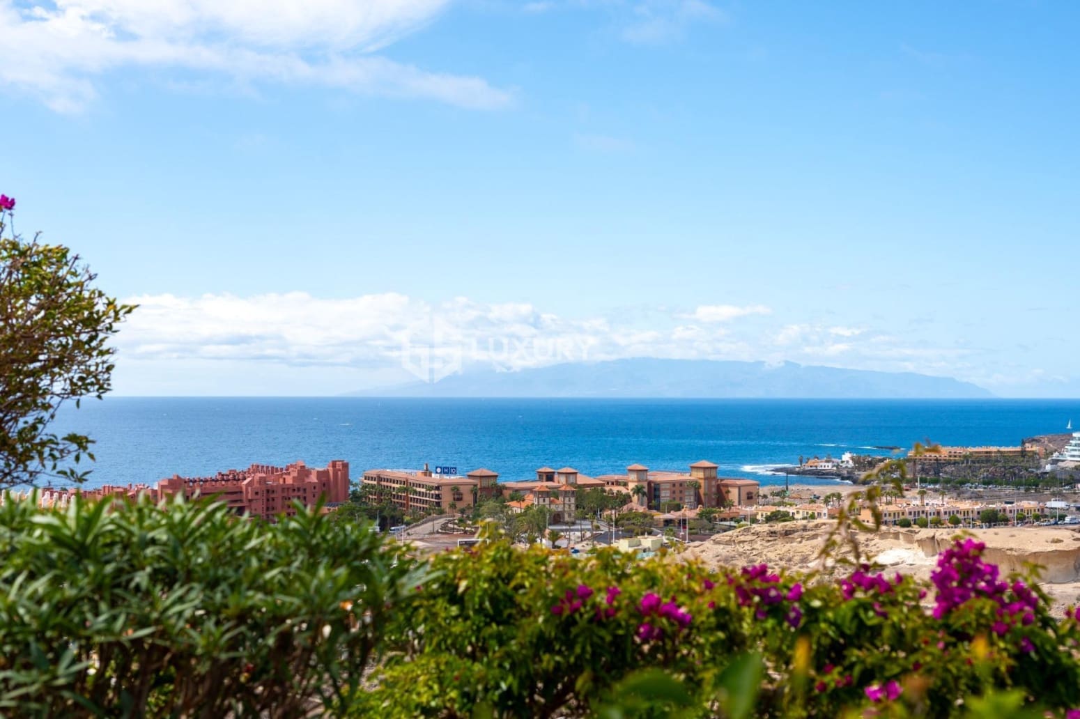 7 sypialnia Willa na sprzedaż w Adeje z garażem - 2 350 000 € (Ref: 9676077)