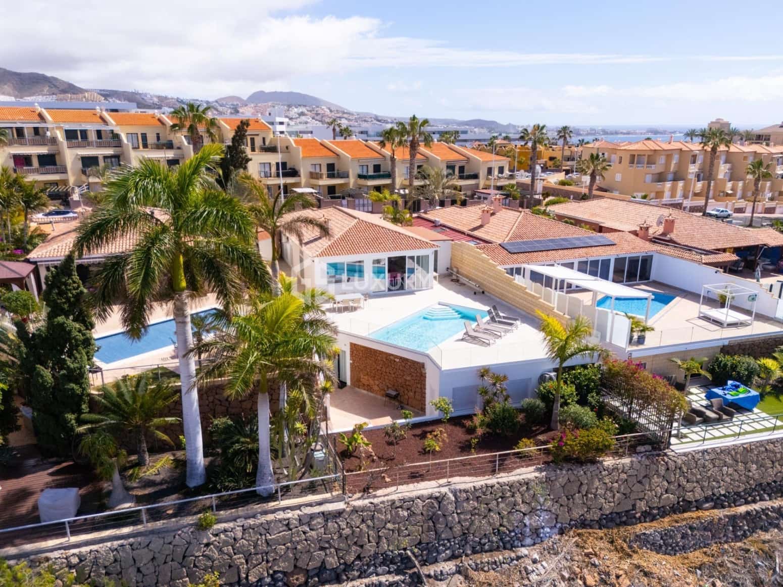 7 sypialnia Willa na sprzedaż w Adeje z garażem - 2 350 000 € (Ref: 9676077)