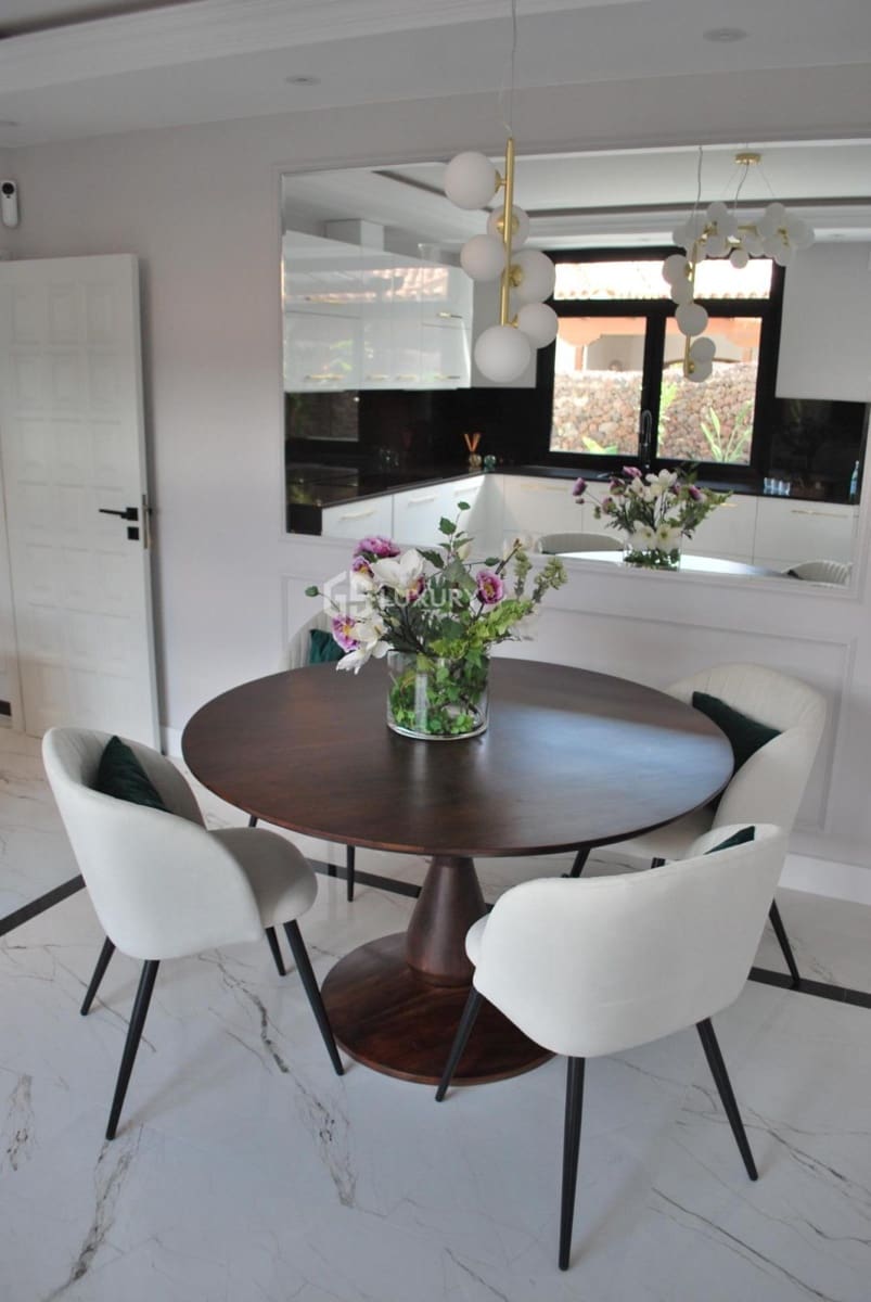 4 bedroom Villa for sale in Adeje with garage - € 2,600,000 (Ref: 9676078)