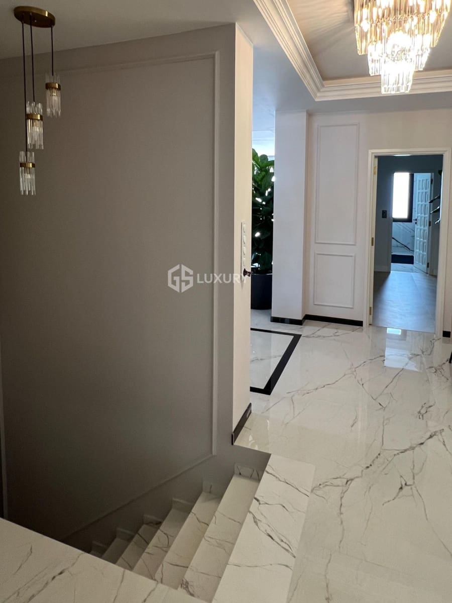 4 bedroom Villa for sale in Adeje with garage - € 2,600,000 (Ref: 9676078)