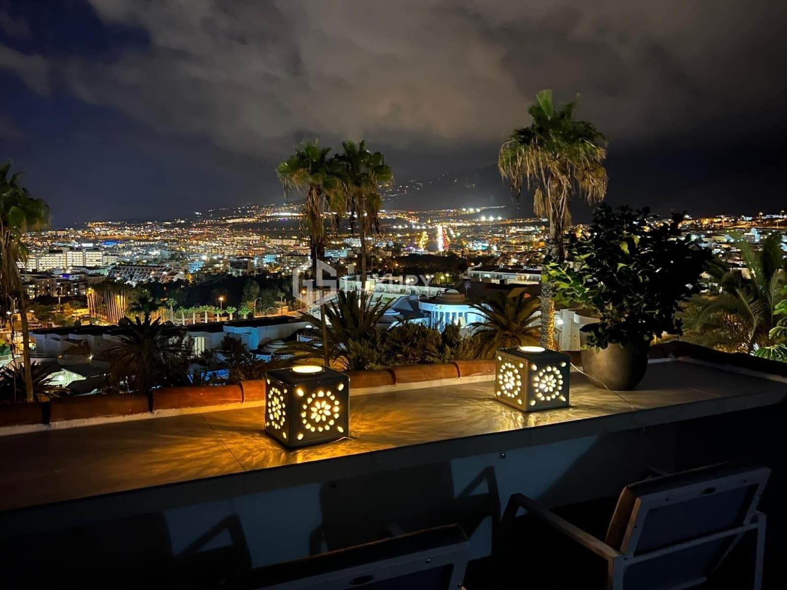 4 bedroom Villa for sale in Adeje with garage - € 2,600,000 (Ref: 9676078)