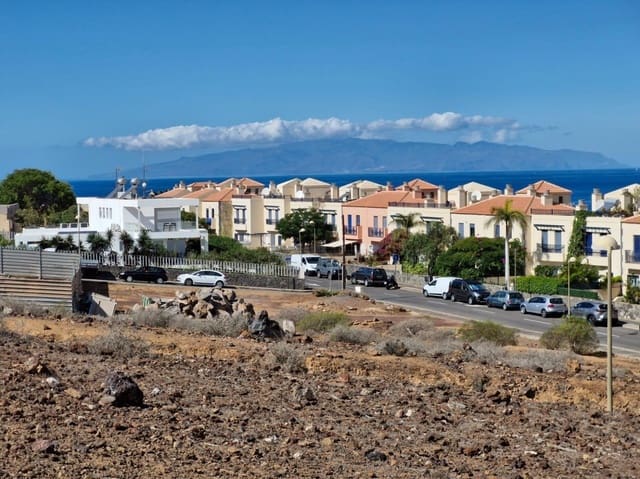 Building Plot for sale in Arona - € 1,600,000 (Ref: 9676079)