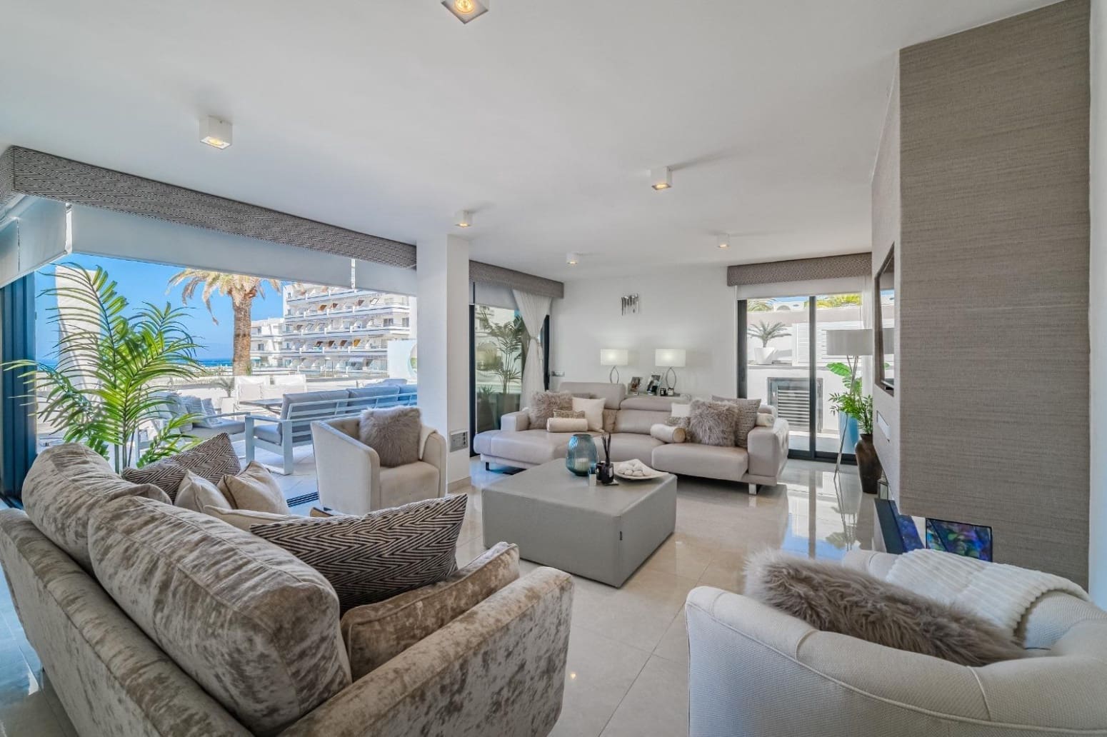 4 slaapkamer Villa te koop in Adeje met garage - € 2.450.000 (Ref: 9676080)