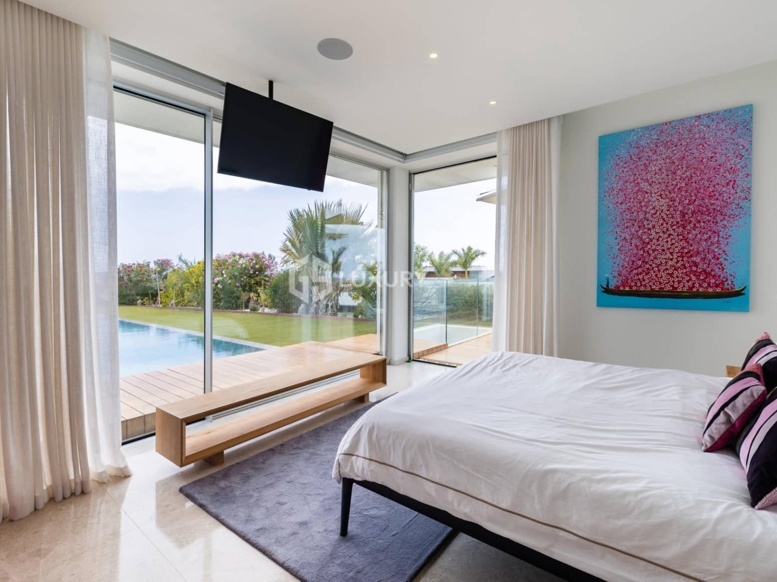 6 bedroom Villa for sale in Guia de Isora with garage - € 8,500,000 (Ref: 9676087)