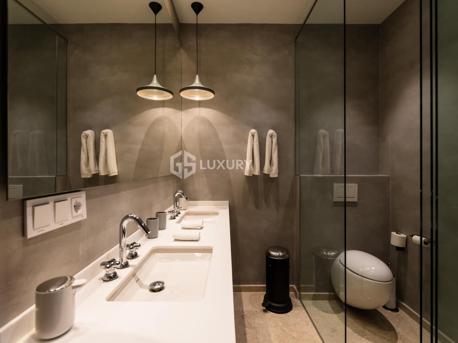 6 bedroom Villa for sale in Guia de Isora with garage - € 8,500,000 (Ref: 9676087)