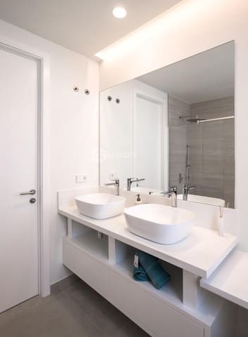 3 quarto Moradia para venda em La Caldera, Adeje com garagem - 1 912 900 € (Ref: 9676088)