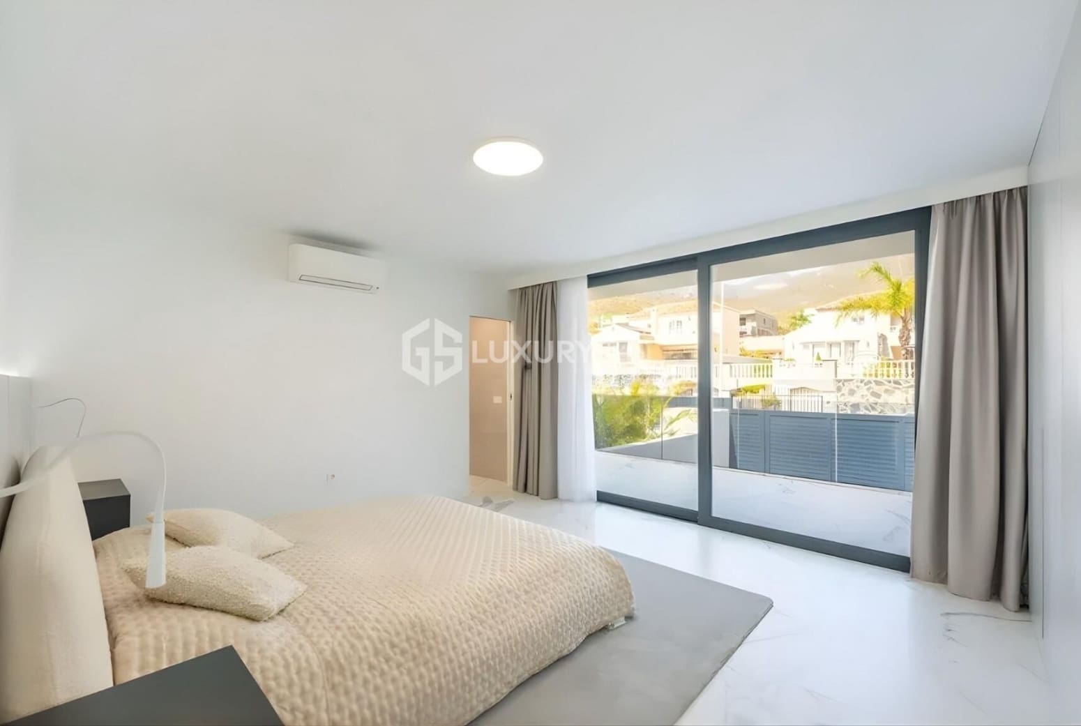 3 quarto Moradia para venda em Adeje com garagem - 3 500 000 € (Ref: 9676089)
