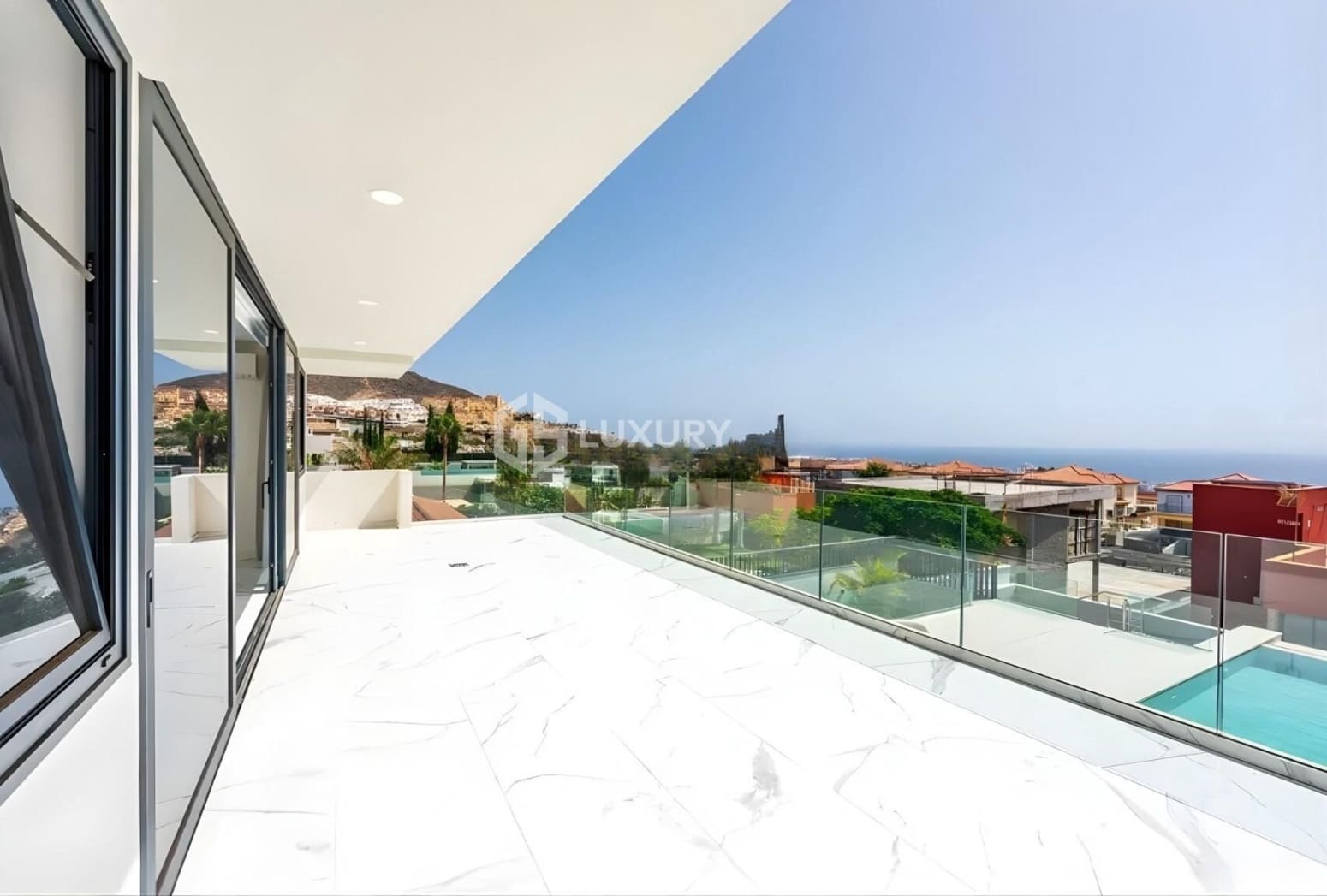 3 quarto Moradia para venda em Adeje com garagem - 3 500 000 € (Ref: 9676089)