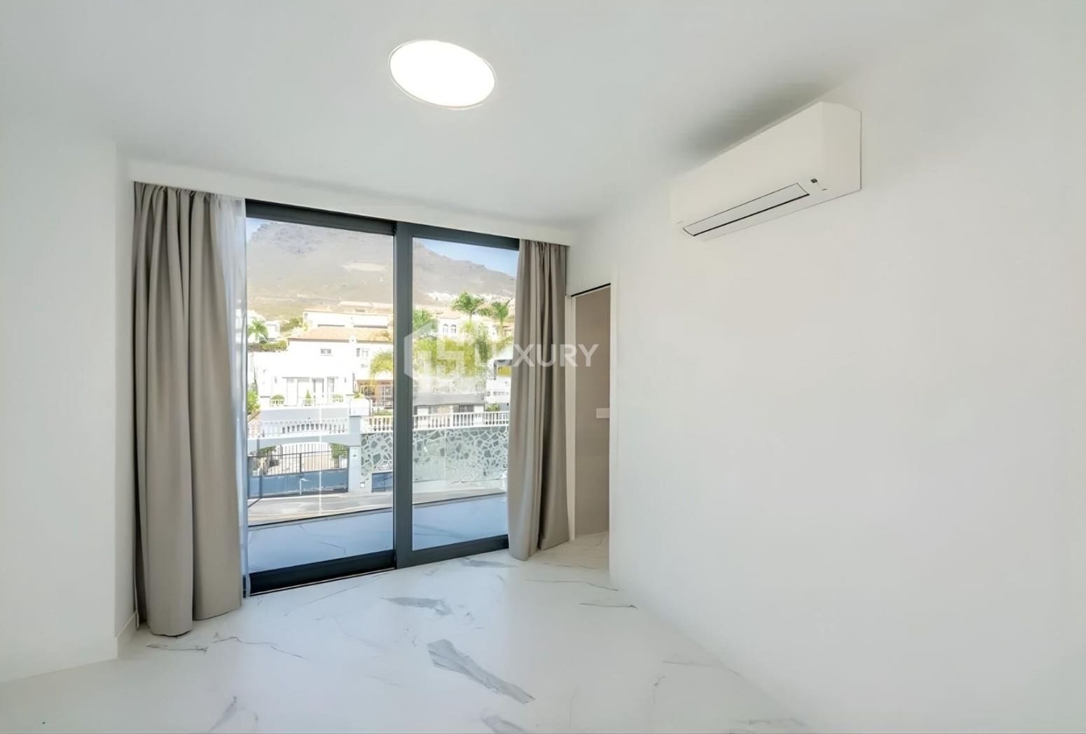 3 quarto Moradia para venda em Adeje com garagem - 3 500 000 € (Ref: 9676089)