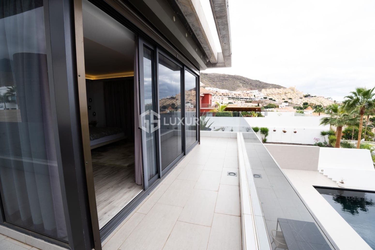 Chalet de 5 habitaciones en Adeje en venta con garaje - 2.950.000 € (Ref: 9676090)