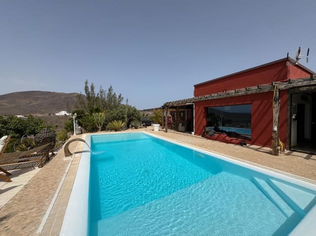 5 bedroom Villa for sale in Tuineje with garage - € 969,000 (Ref: 9676093)