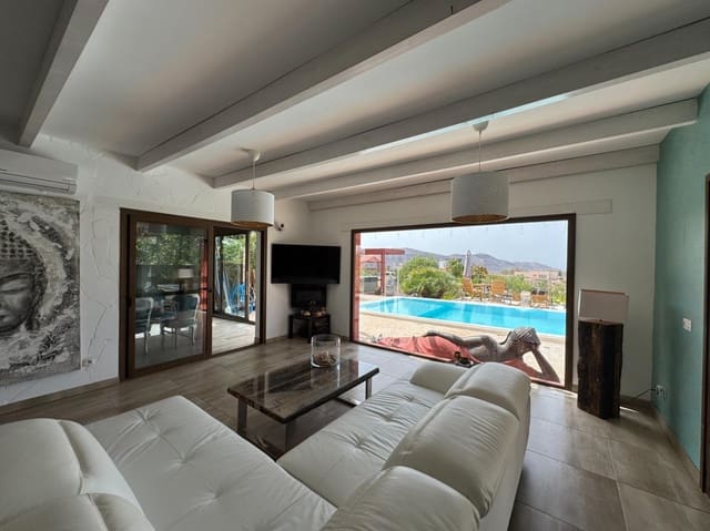 5 bedroom Villa for sale in Tuineje with garage - € 969,000 (Ref: 9676093)