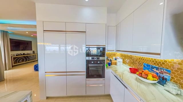 3 quarto Moradia para venda em Torviscas Centro y Alto, Adeje com garagem - 1 140 000 € (Ref: 9676094)