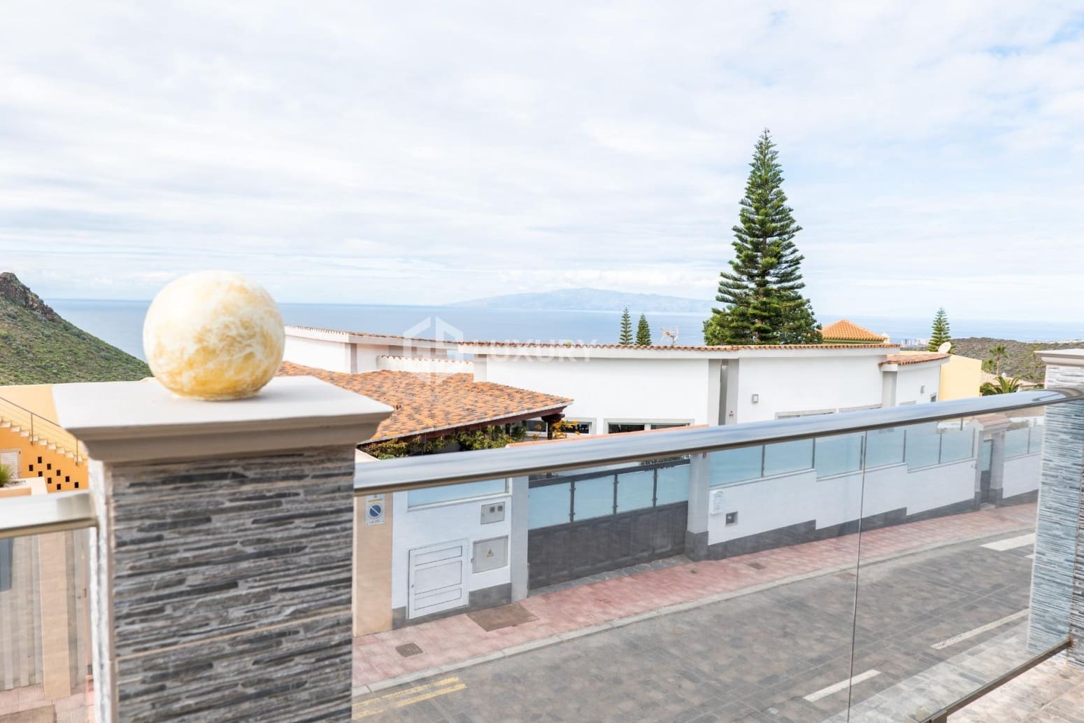 3 quarto Moradia para venda em Adeje com garagem - 1 140 000 € (Ref: 9676094)