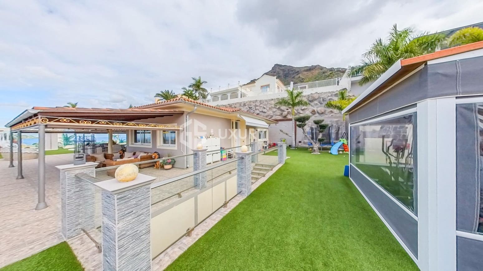 3 quarto Moradia para venda em Adeje com garagem - 1 140 000 € (Ref: 9676094)