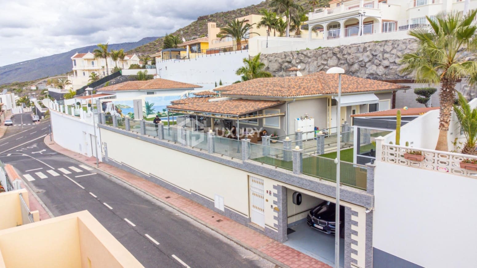 3 quarto Moradia para venda em Adeje com garagem - 1 140 000 € (Ref: 9676094)