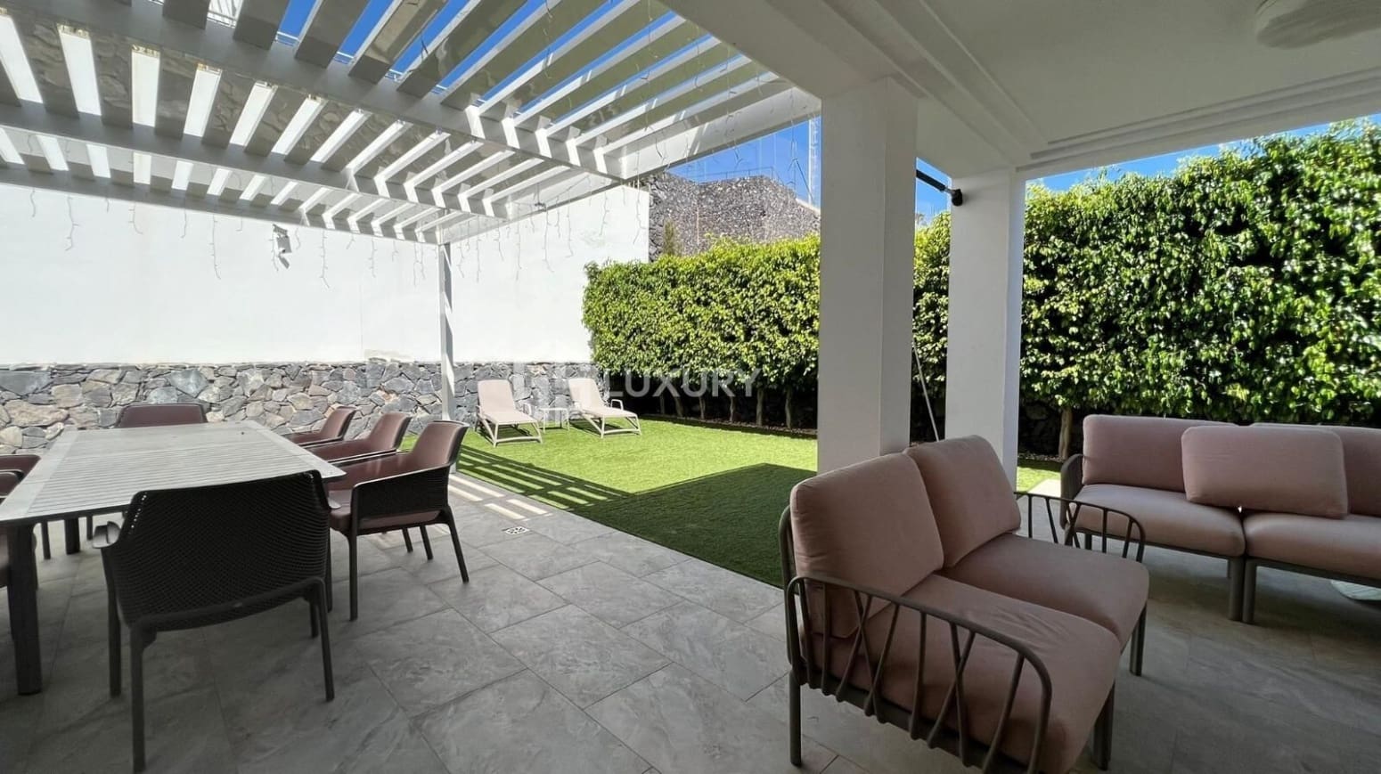 2 makuuhuone Asunto myytävänä paikassa Adeje mukana 
autotalli - 949 000 € (Ref: 9676095)