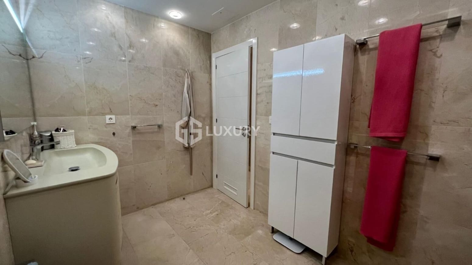 2 makuuhuone Asunto myytävänä paikassa Adeje mukana 
autotalli - 949 000 € (Ref: 9676095)