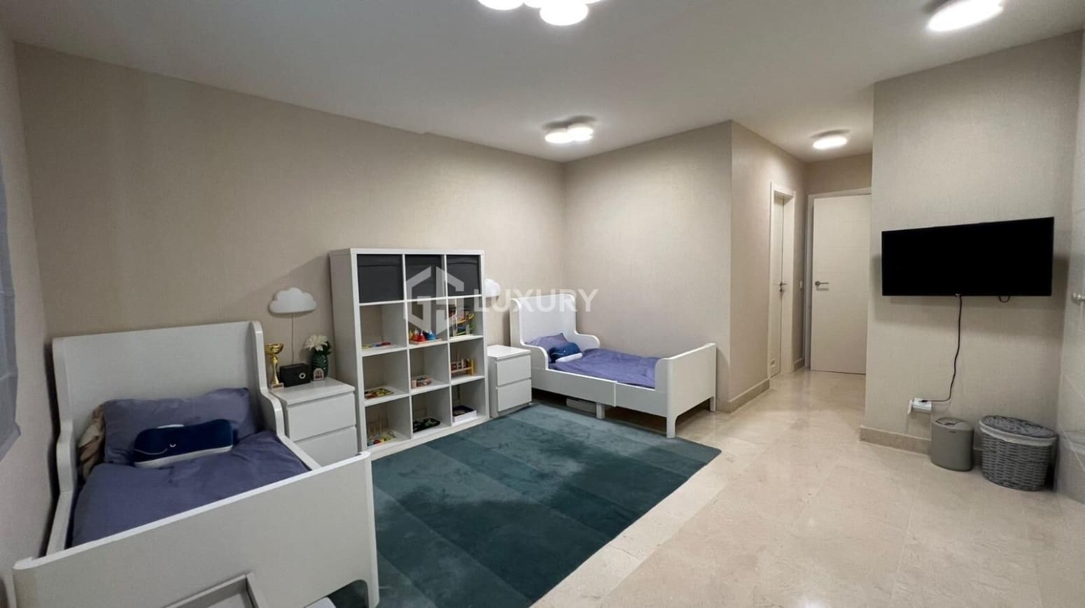 2 makuuhuone Asunto myytävänä paikassa Adeje mukana 
autotalli - 949 000 € (Ref: 9676095)