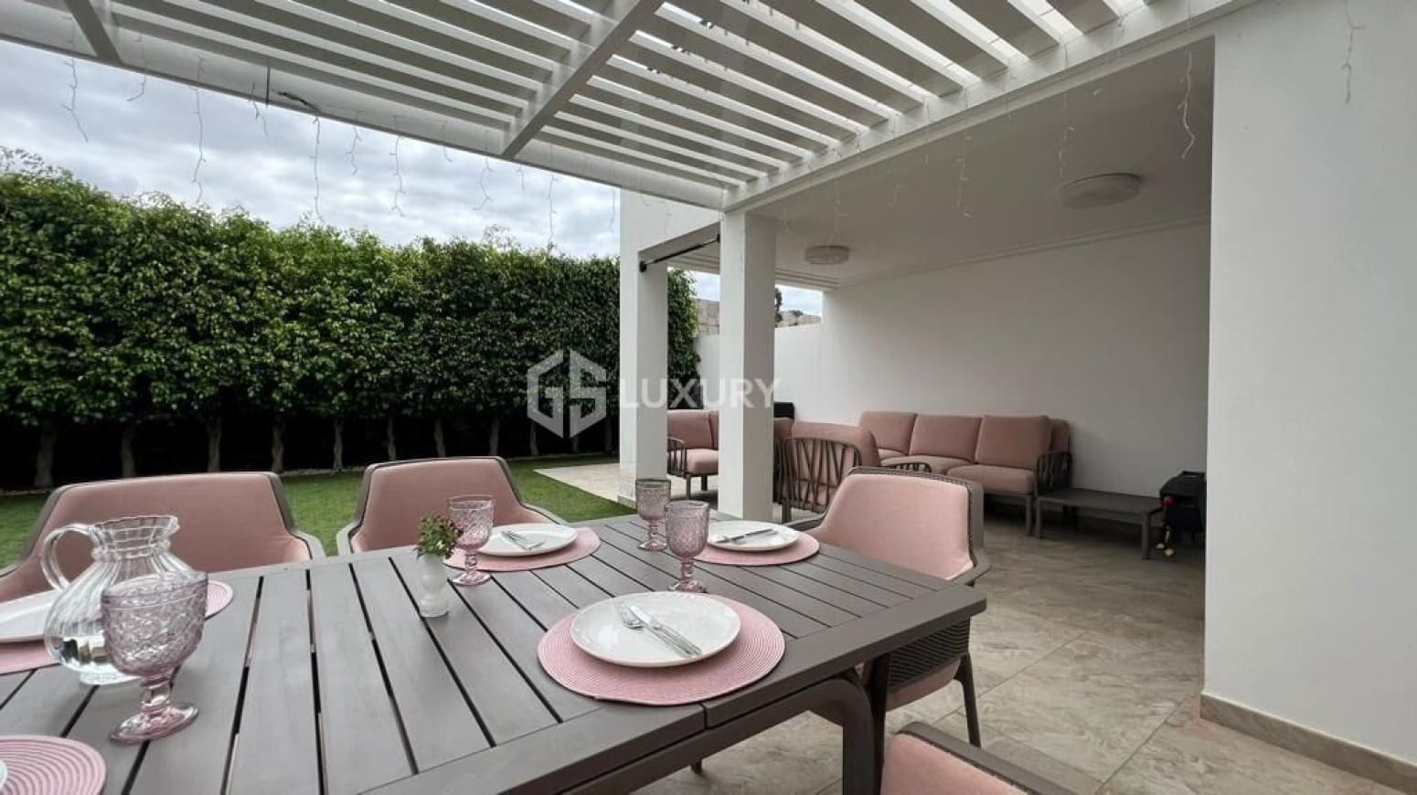 2 makuuhuone Asunto myytävänä paikassa Adeje mukana 
autotalli - 949 000 € (Ref: 9676095)