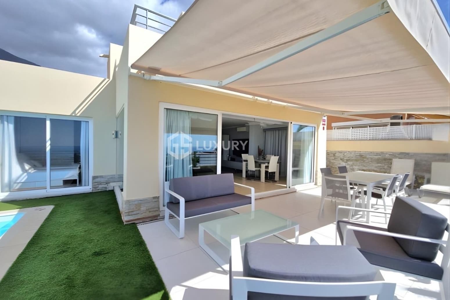 3 Zimmer Villa zu verkaufen in Adeje mit Garage - 1.095.000 € (Ref: 9676096)